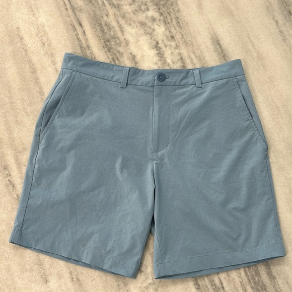 Vineyard Vines Performance Breaker Shorts 8” size 32 in Light Blue - Picture 1 of 6